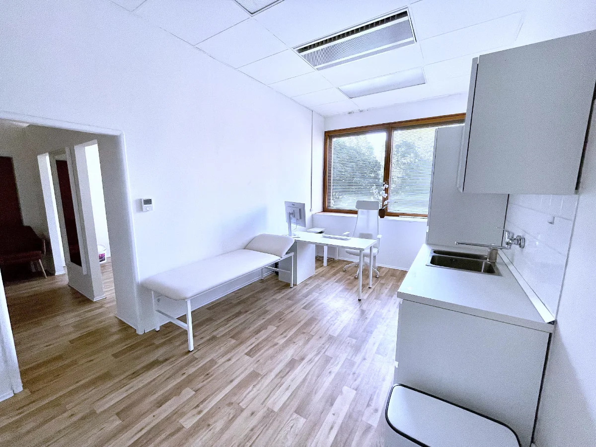Světlý interiér ordinace PrahaMed